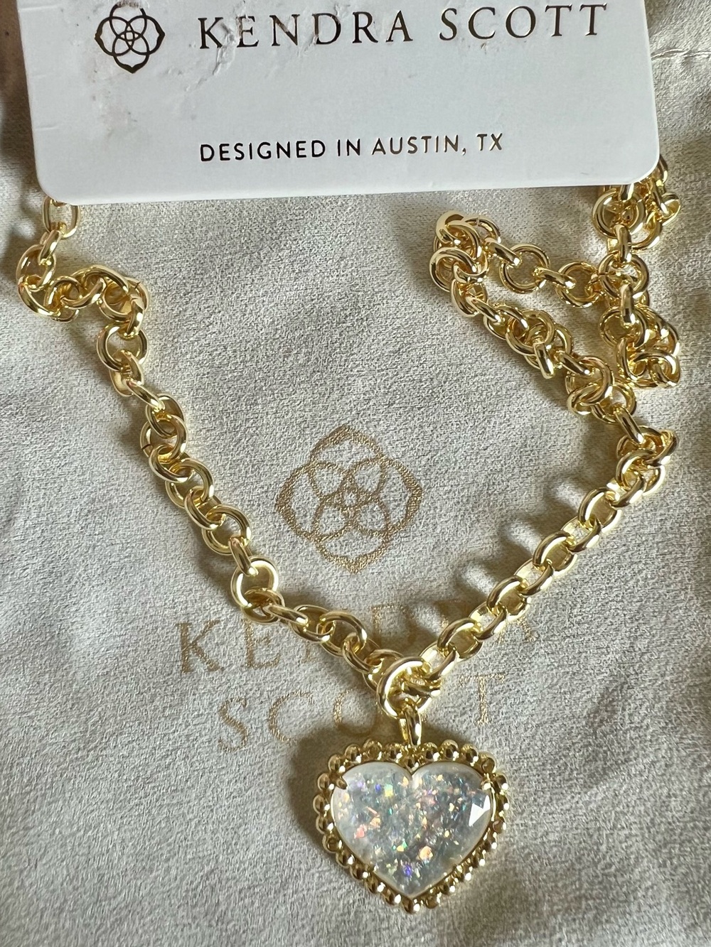 Kendra Scott Anna Framed Gold Heart Necklace with Iridescent White Opalite - Picture 4 of 8